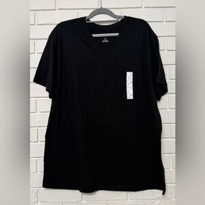 Men’s Goodfellow Black V-neck tee. Size XXL. NWT